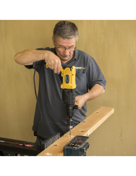 Borehammer 750 W i kuffert med tilbehør